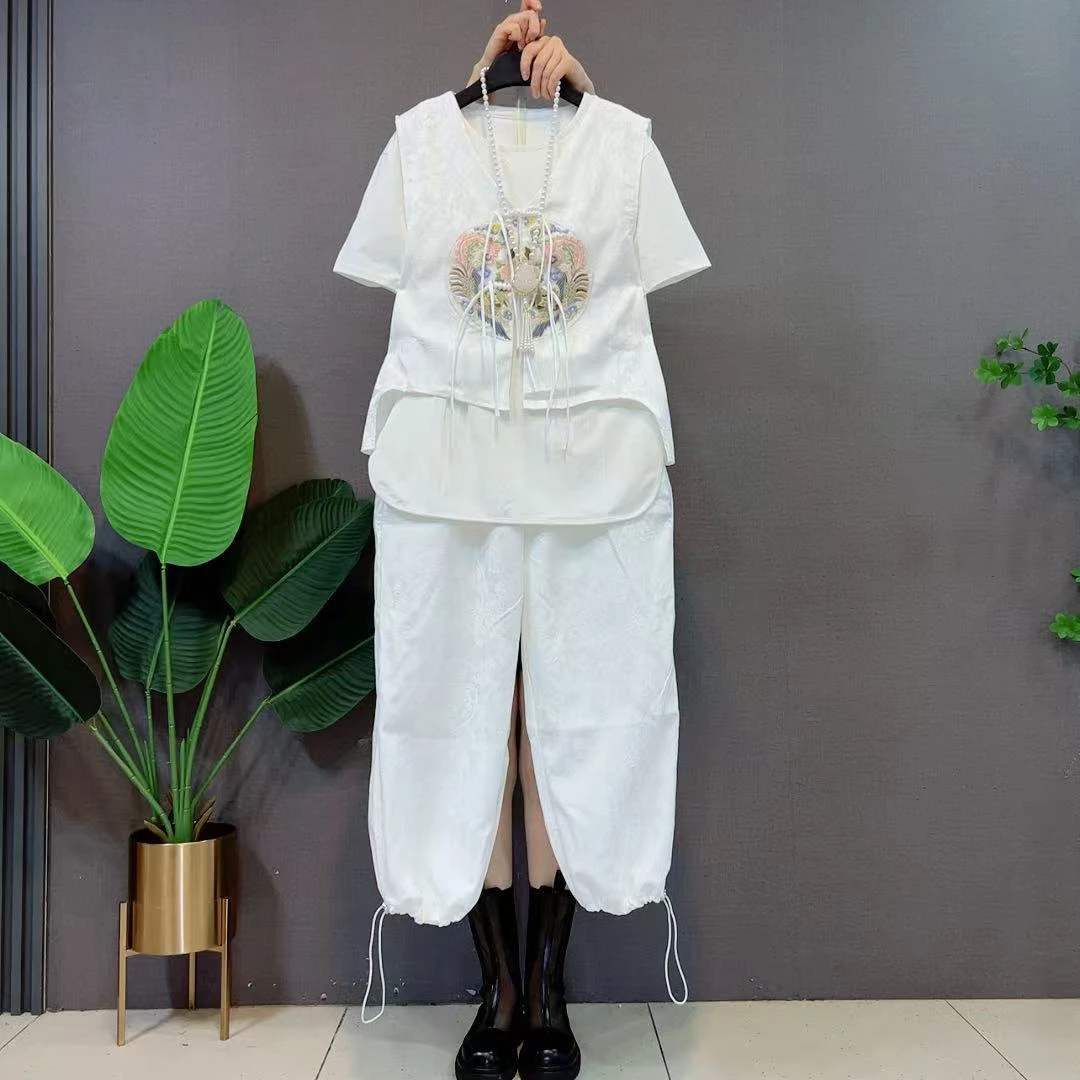 欧货大码新国风夏时尚套装女胖mm复古盘扣刺绣马甲上衣裤子三件套