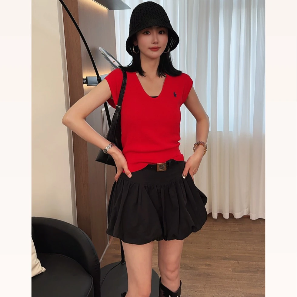 【大霏严选】简约U领小马驹刺绣背面镂空气质冰丝针织衫