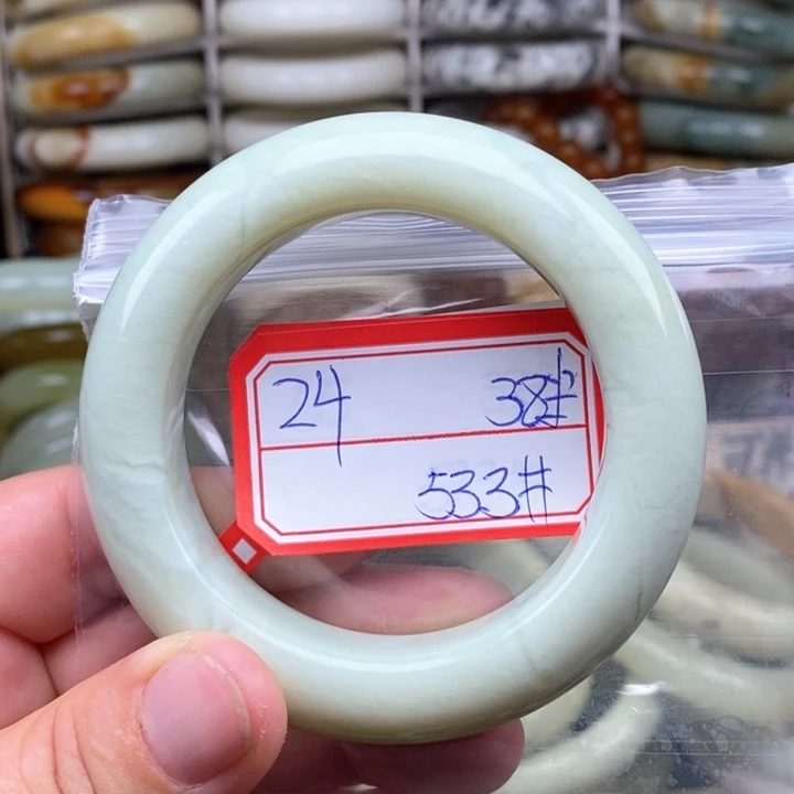 未镶嵌蛇纹石玉颈饰