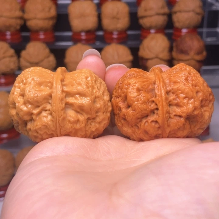 文玩核桃吊坠16香妃元宝