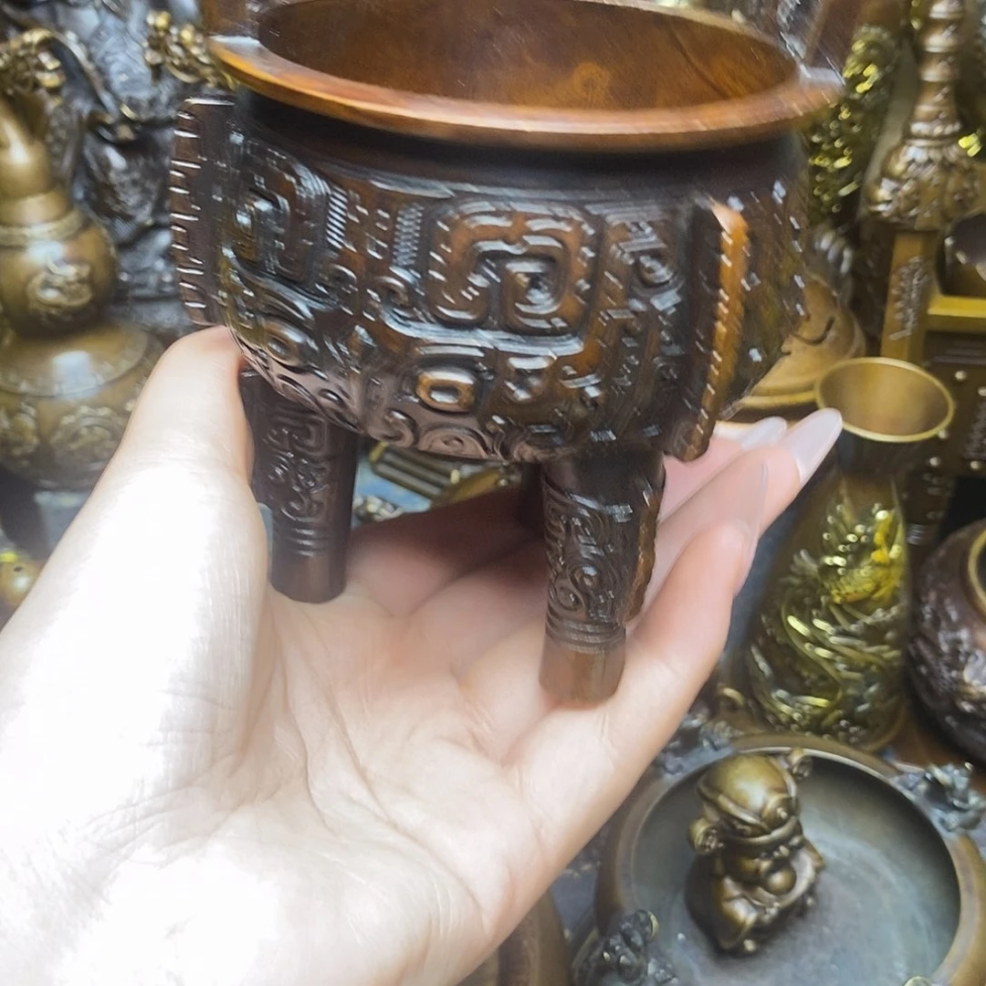 铜器摆件做工精良