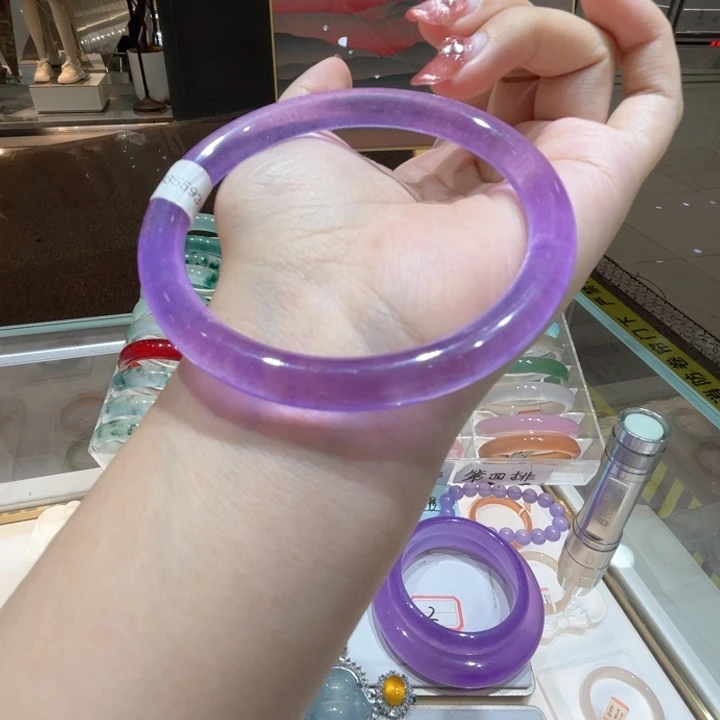 翡翠手镯未镶嵌翡翠手镯