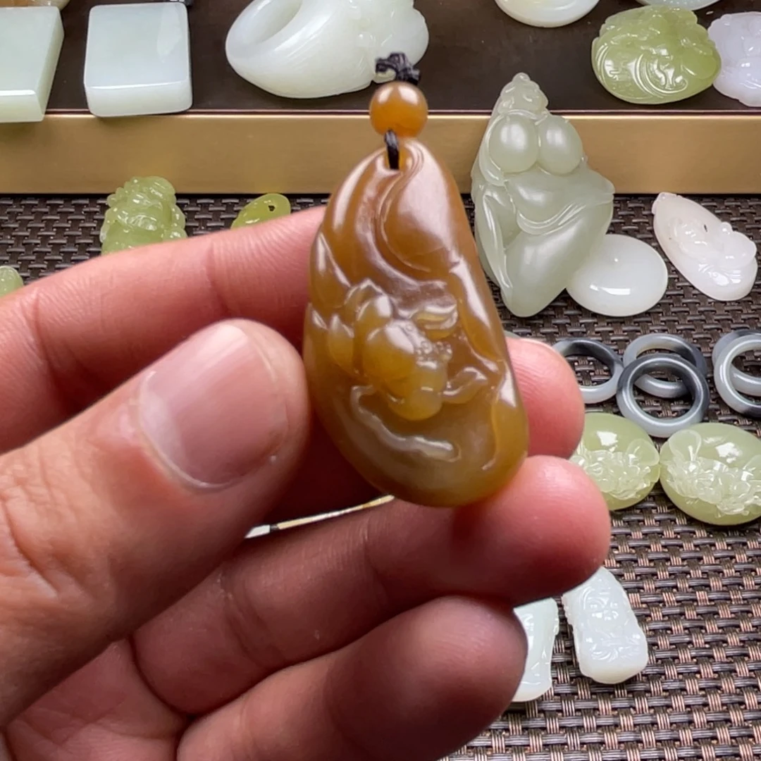 和田玉未镶嵌挂件