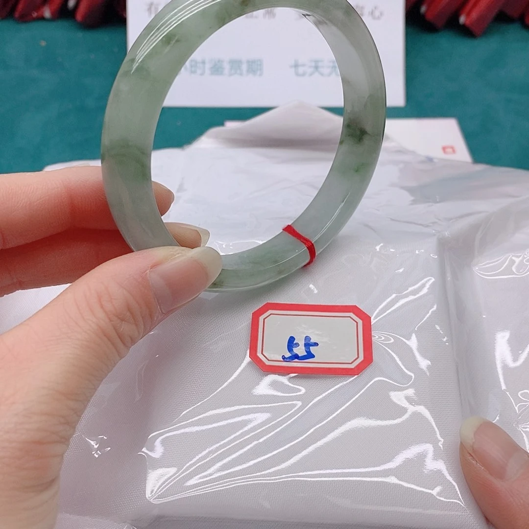 翡翠手镯未镶嵌露*u5555555555