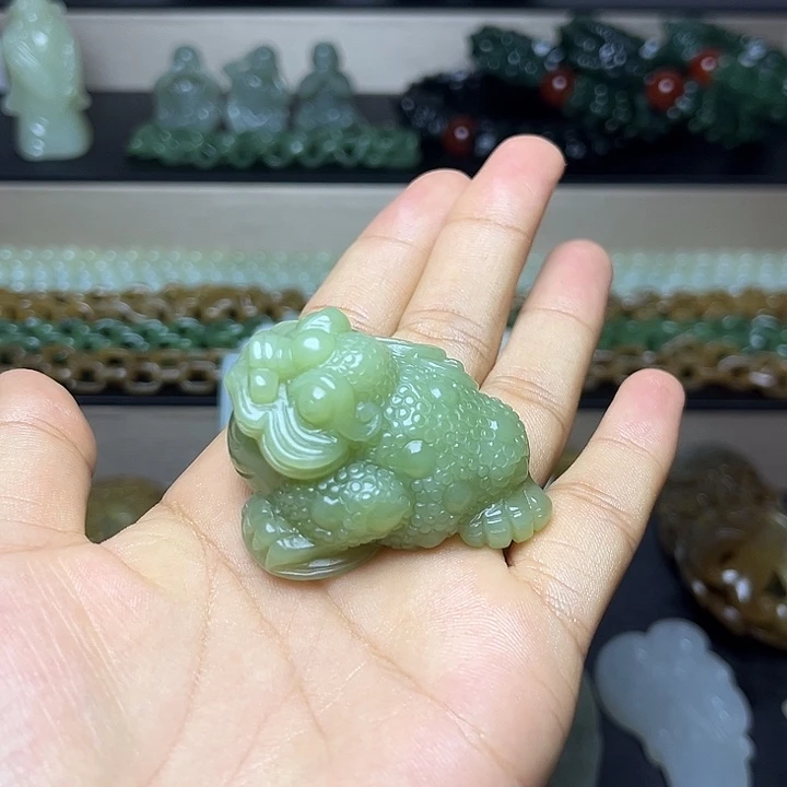 双***鹰颈饰未镶嵌和田玉