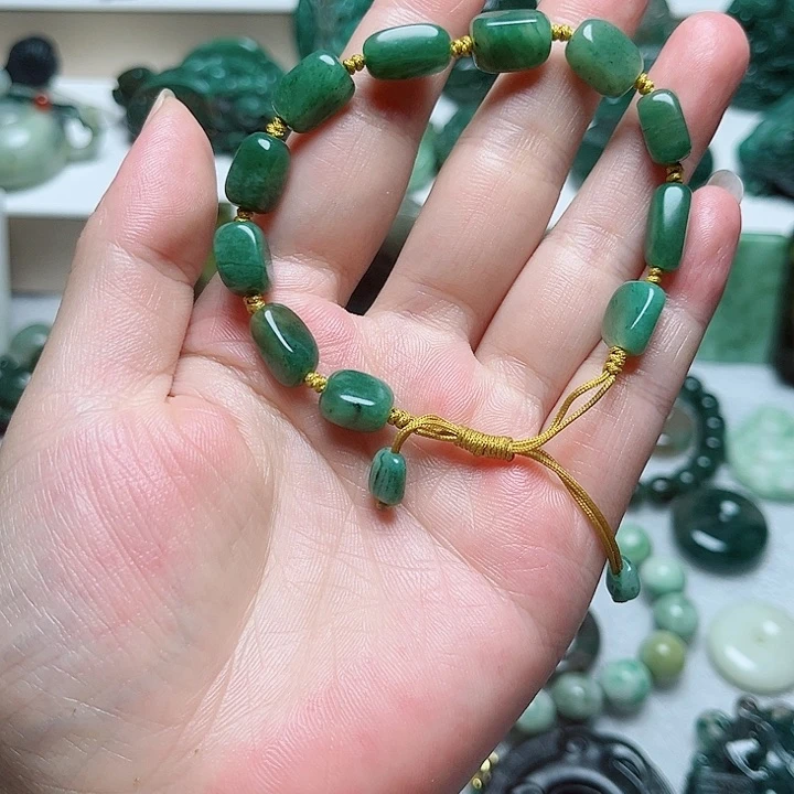 独山玉未镶嵌吊坠