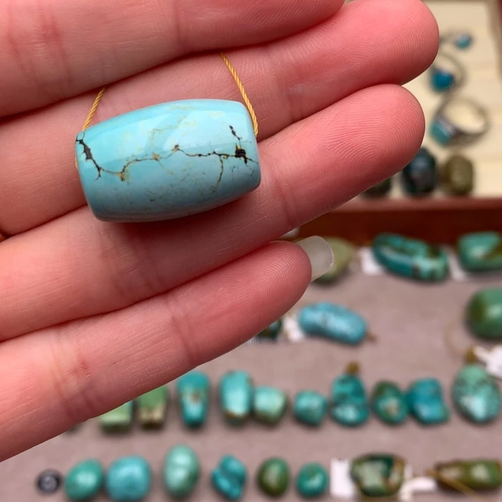 绿松石未镶嵌珠宝奇石