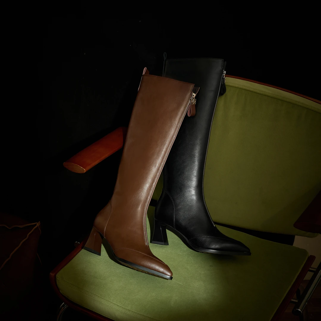 牛皮 5厘米 2024年秋冬季加厚保暖粗跟尖头真皮长靴SGX104