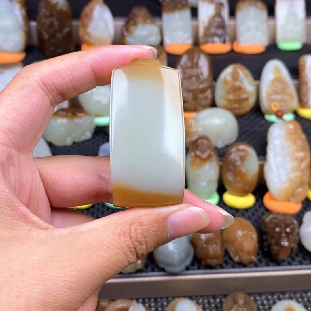 和***玉颈饰未镶嵌和田玉