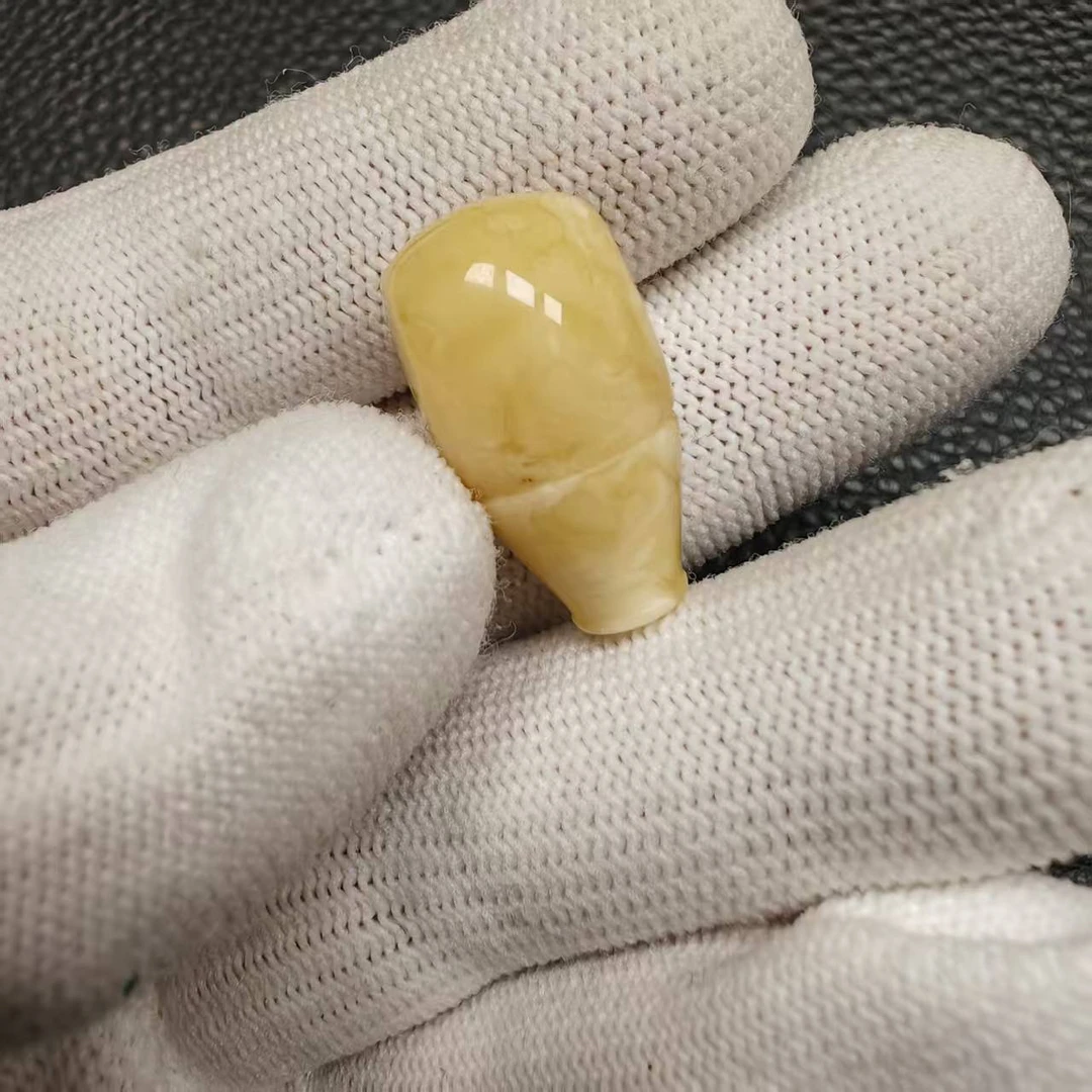 尺寸12.7*23mm左右蜜蜡腰花三通一个多样性发货《小鱼文玩》839