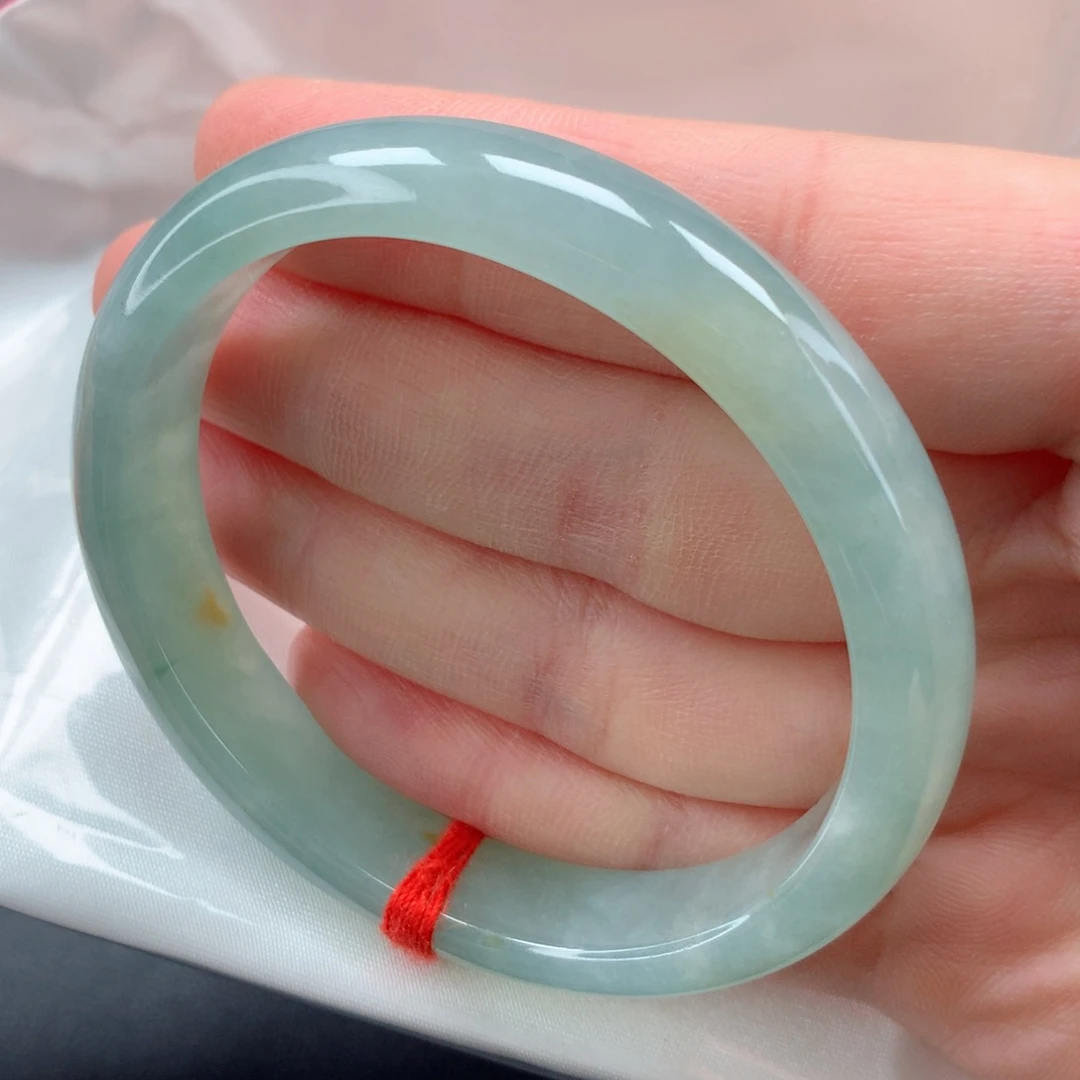 翡翠手镯未镶嵌，8号贵妃，正圈戴51➕