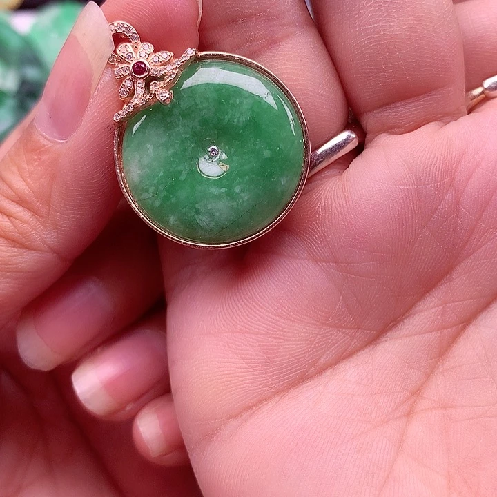 翡翠银S925镶嵌颈饰翡翠