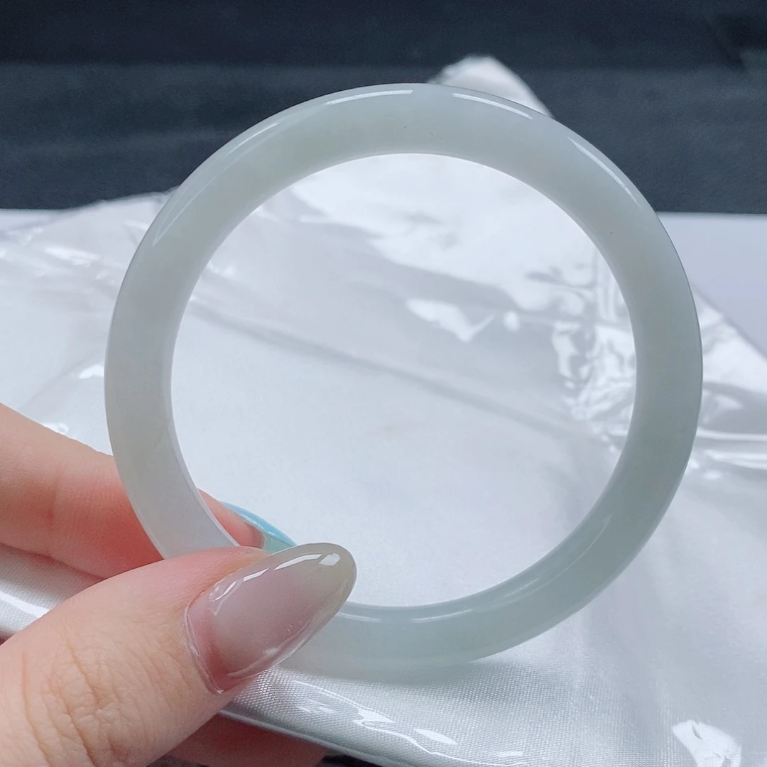 【闪购商品】未镶嵌手镯（圆镯）翡翠466号