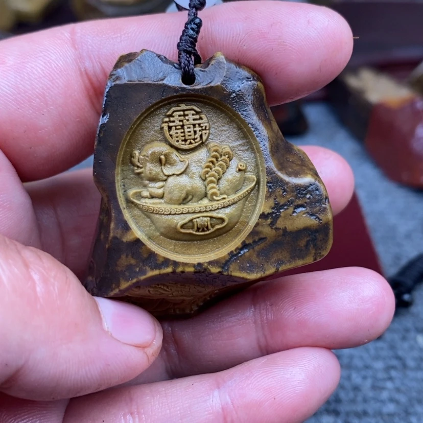 【闪购商品】原石雕刻手把件