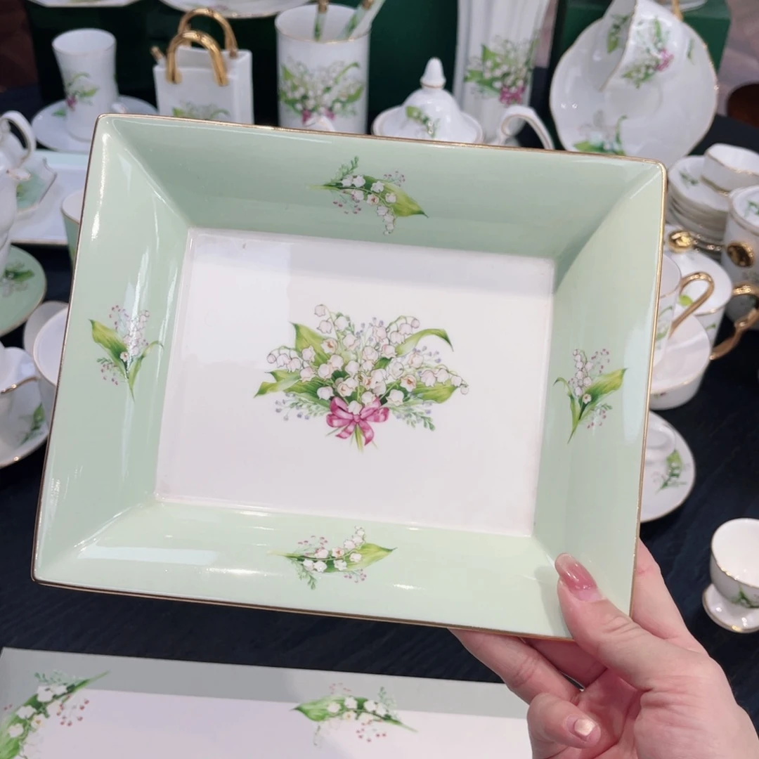 ////////////：：：：：/