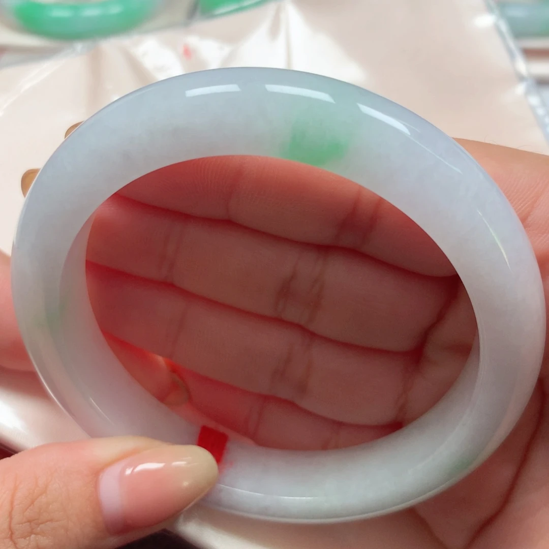 翡翠未镶嵌手镯36白底青61圈