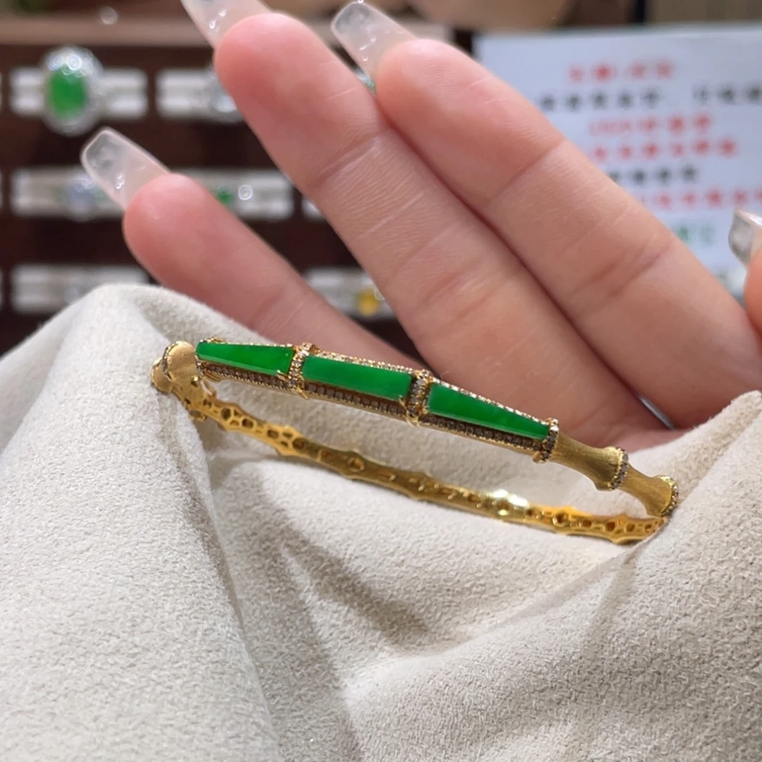 翡翠22K金镶嵌颈饰