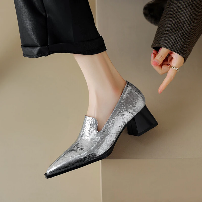 复古百搭深口尖头高跟鞋女2025春季新款英伦风粗跟小皮鞋中跟单鞋