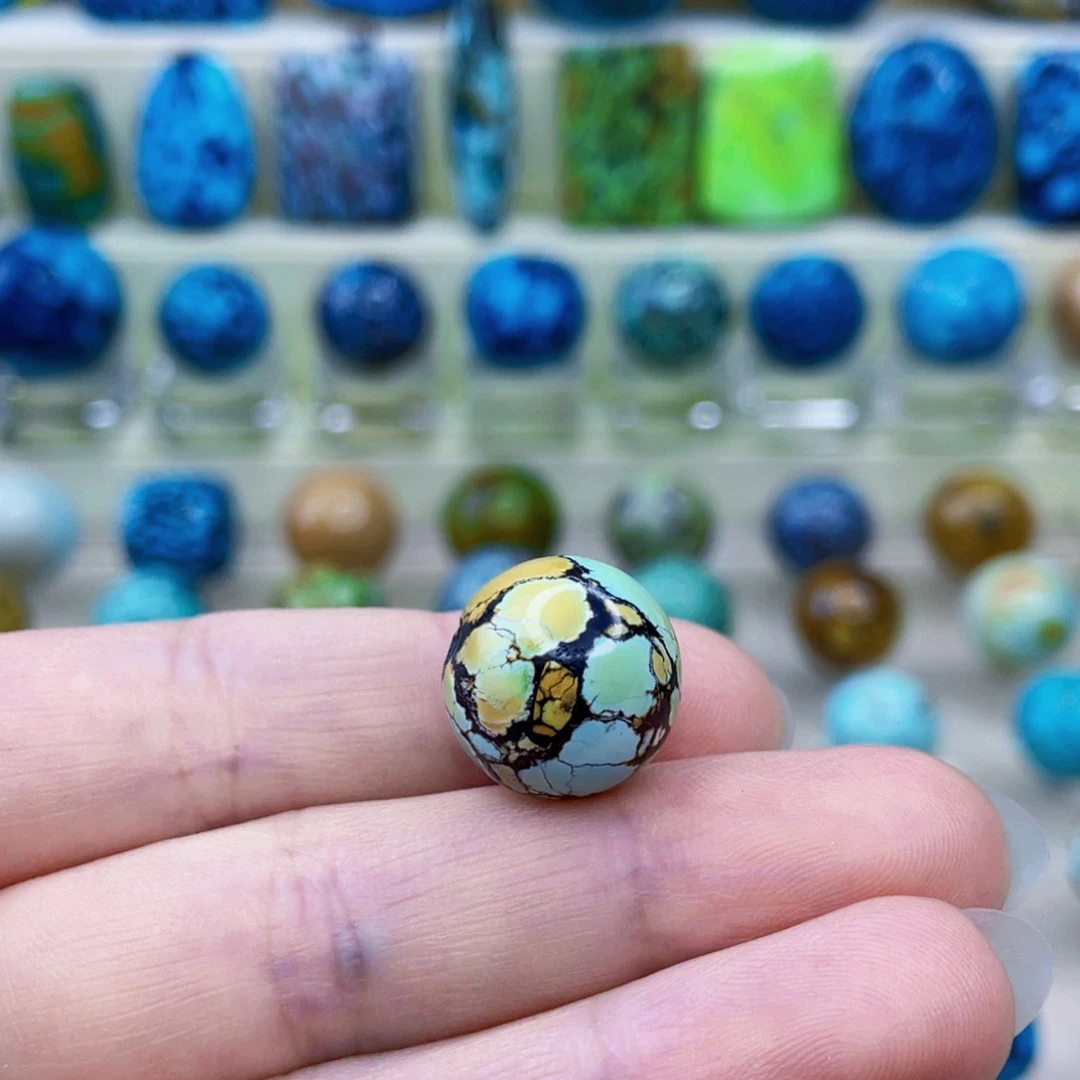 未镶嵌绿松石颈饰