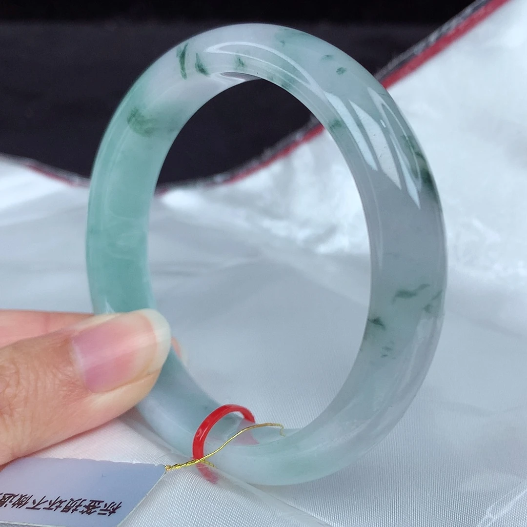 翡翠手镯未镶嵌57圈4018