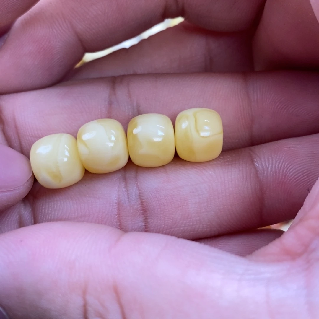 蜜蜡裸石未镶嵌j****颜