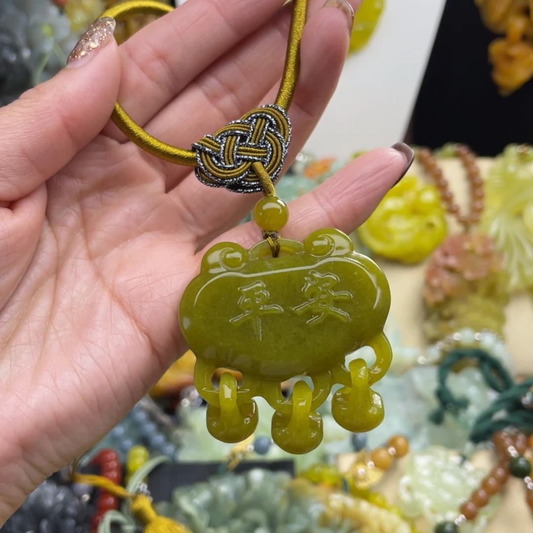 未镶嵌蛇纹石玉颈饰