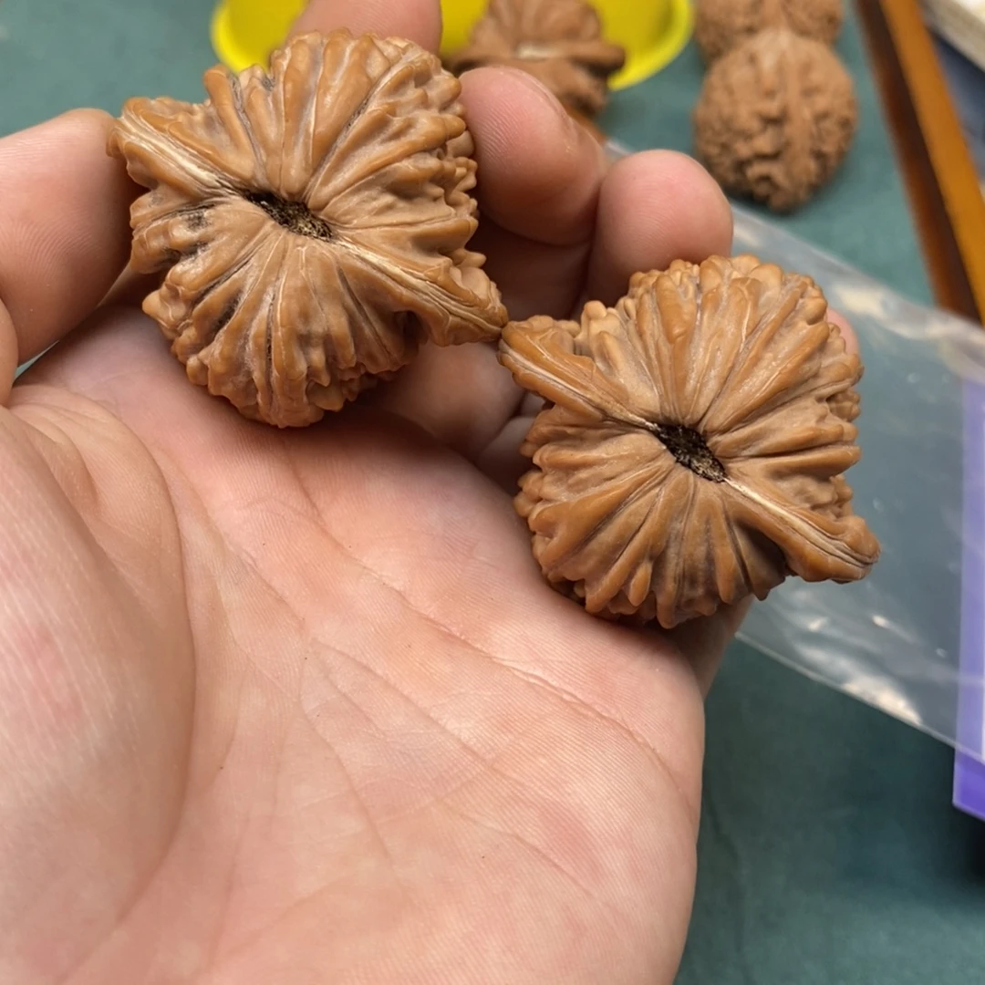 吊坠桃核全品大篓子