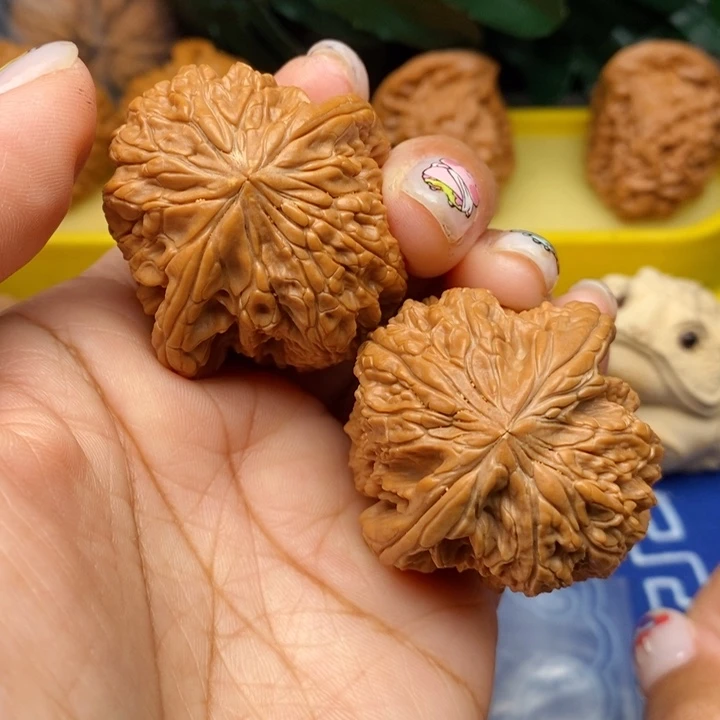 吊坠文玩核桃暴雪