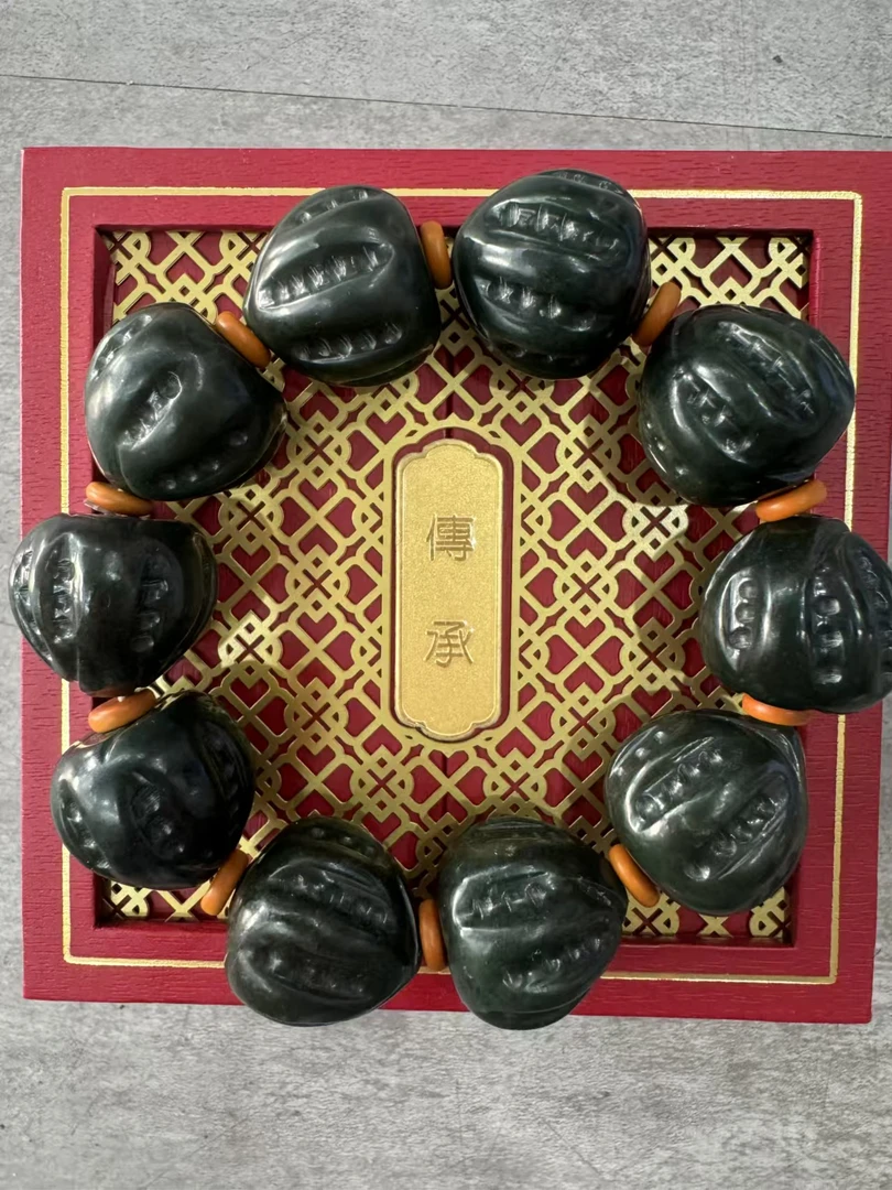 【集团·福利】和田玉未镶嵌随机发一/核桃手串加原石摆件加墨绿财神