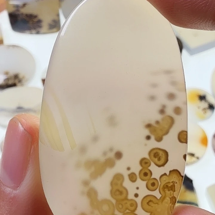 玛瑙/玉髓未镶嵌珠宝半成品