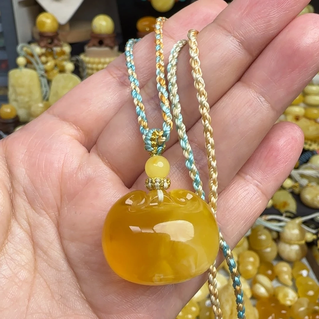 未镶嵌套链琥珀天然俄料蜜蜡如意锁吊坠