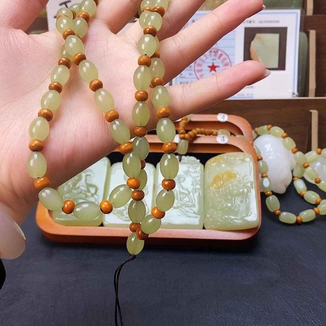 新疆昆仑山料方解石玉