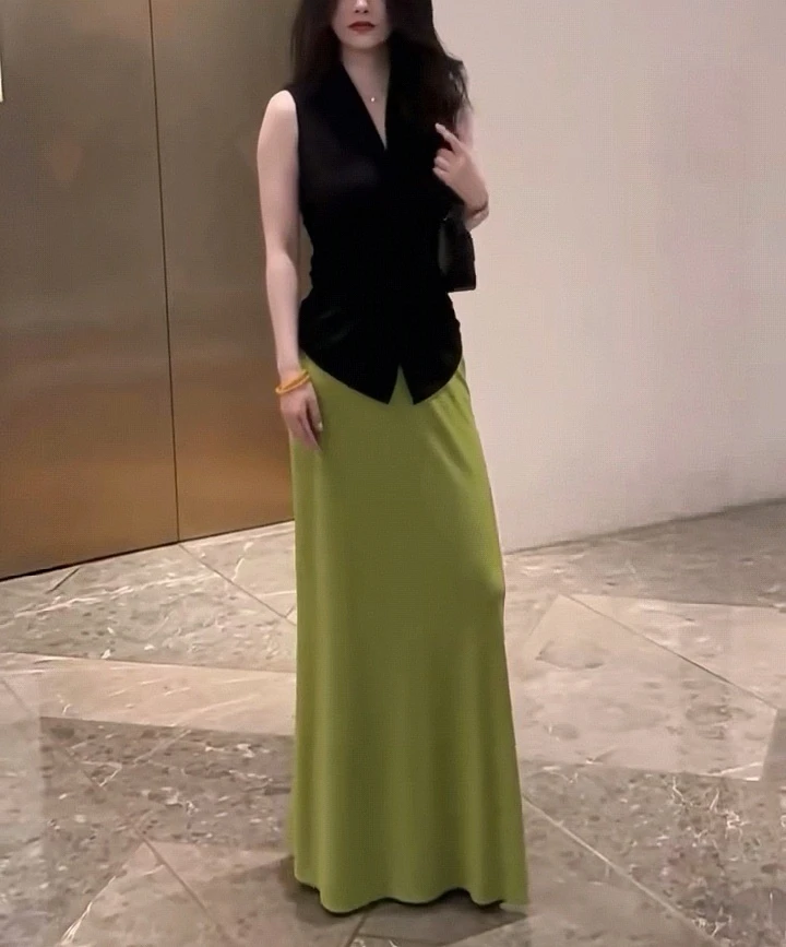 V领修身无袖上衣不规则小众时尚显瘦
