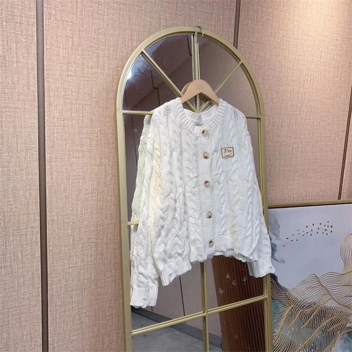 DD095米白色孕妇衣90-140