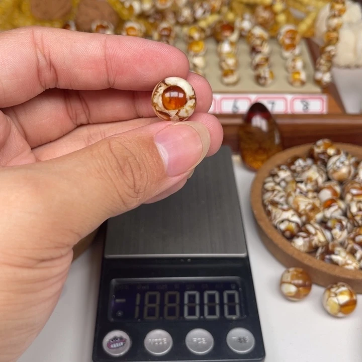 琥珀裸石未镶嵌墨**士23号