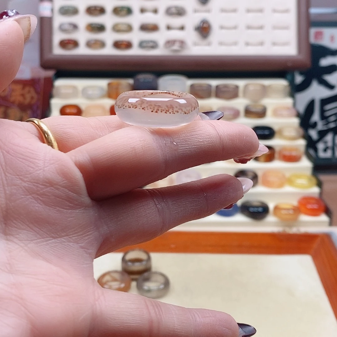 玛瑙/玉髓戒指未镶嵌你**吗