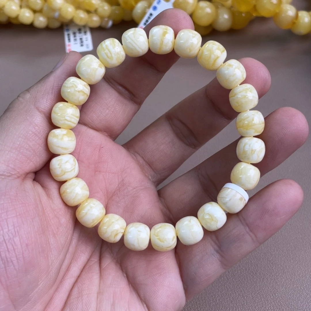 琥珀裸石未镶嵌0370000000