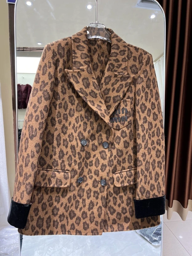 豹纹西服领大衣袖拼接