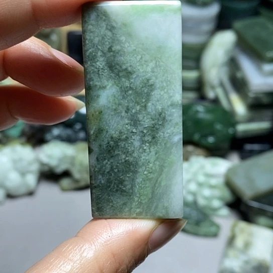 独山玉未镶嵌珠宝半成品