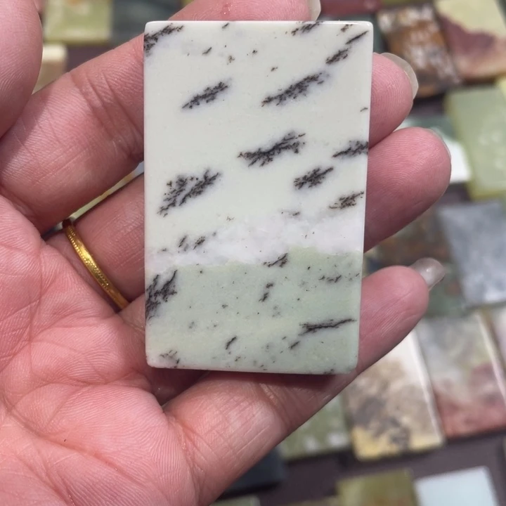蛇纹石玉未镶嵌天然花玉平安无事牌