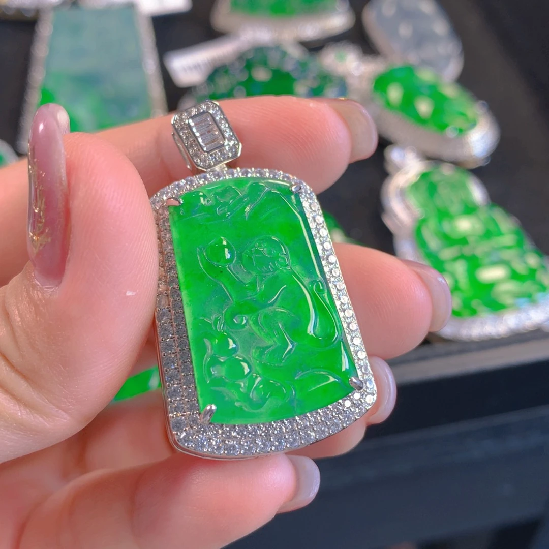 翡翠颈饰未镶嵌翡翠