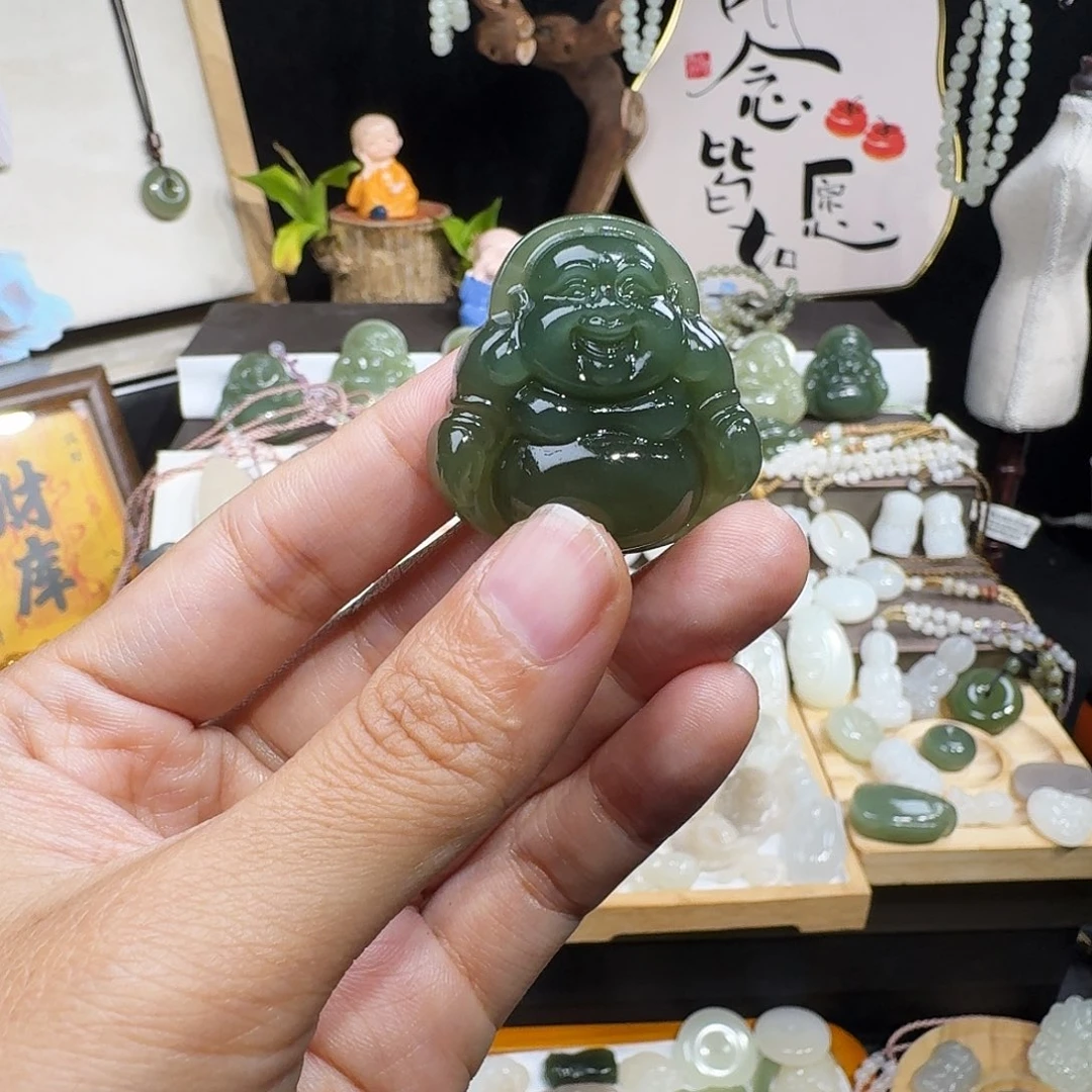 用***9和田玉未镶嵌颈饰