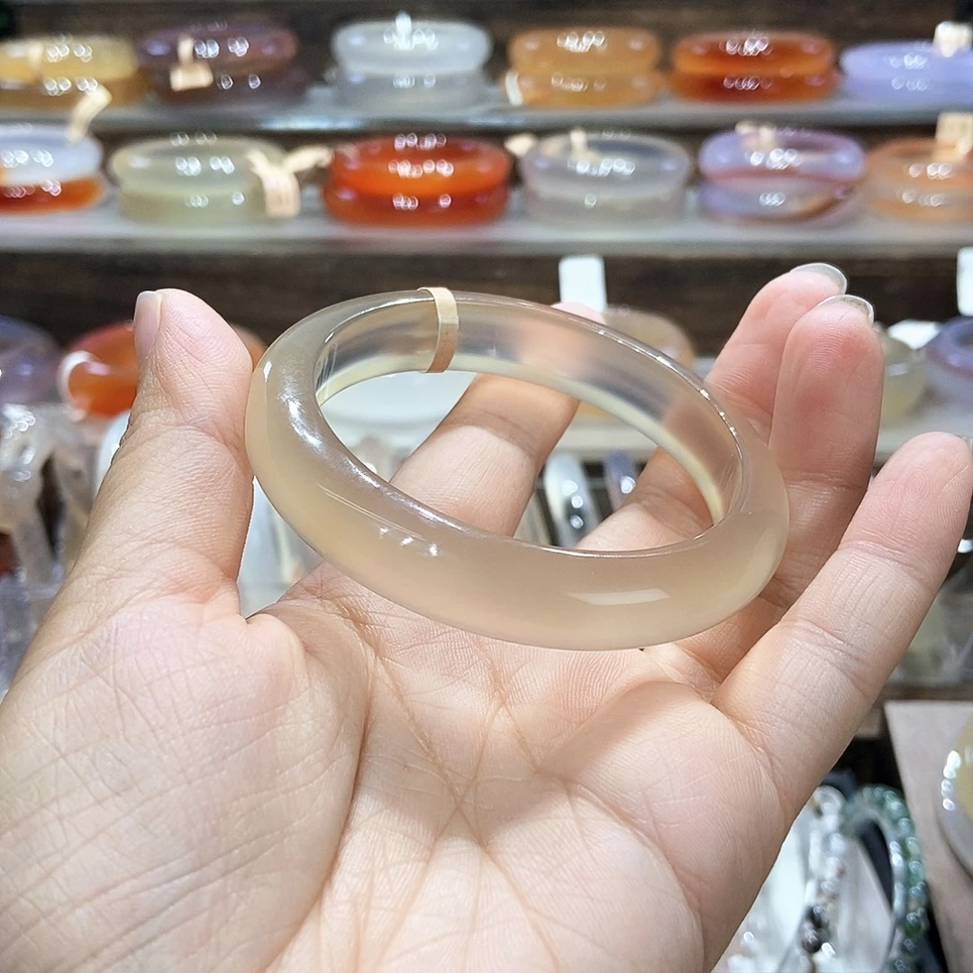 安***然玛瑙/玉髓手镯未镶嵌