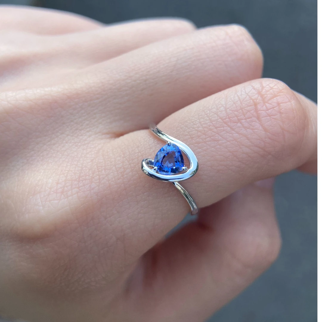 拉迪戈 蓝宝石戒指 18K金镶嵌