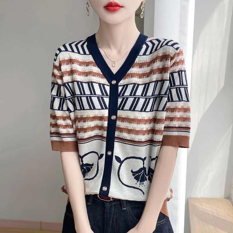 [复古港式]美拉德条纹撞色100天丝莱赛尔V领单排扣提花针织衫