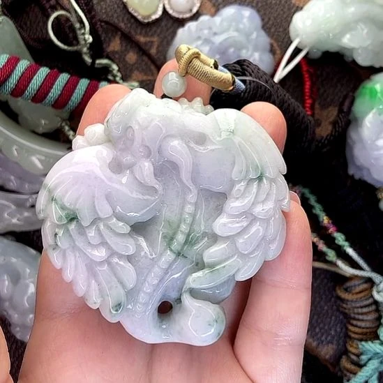 翡翠未镶嵌挂件貔貅