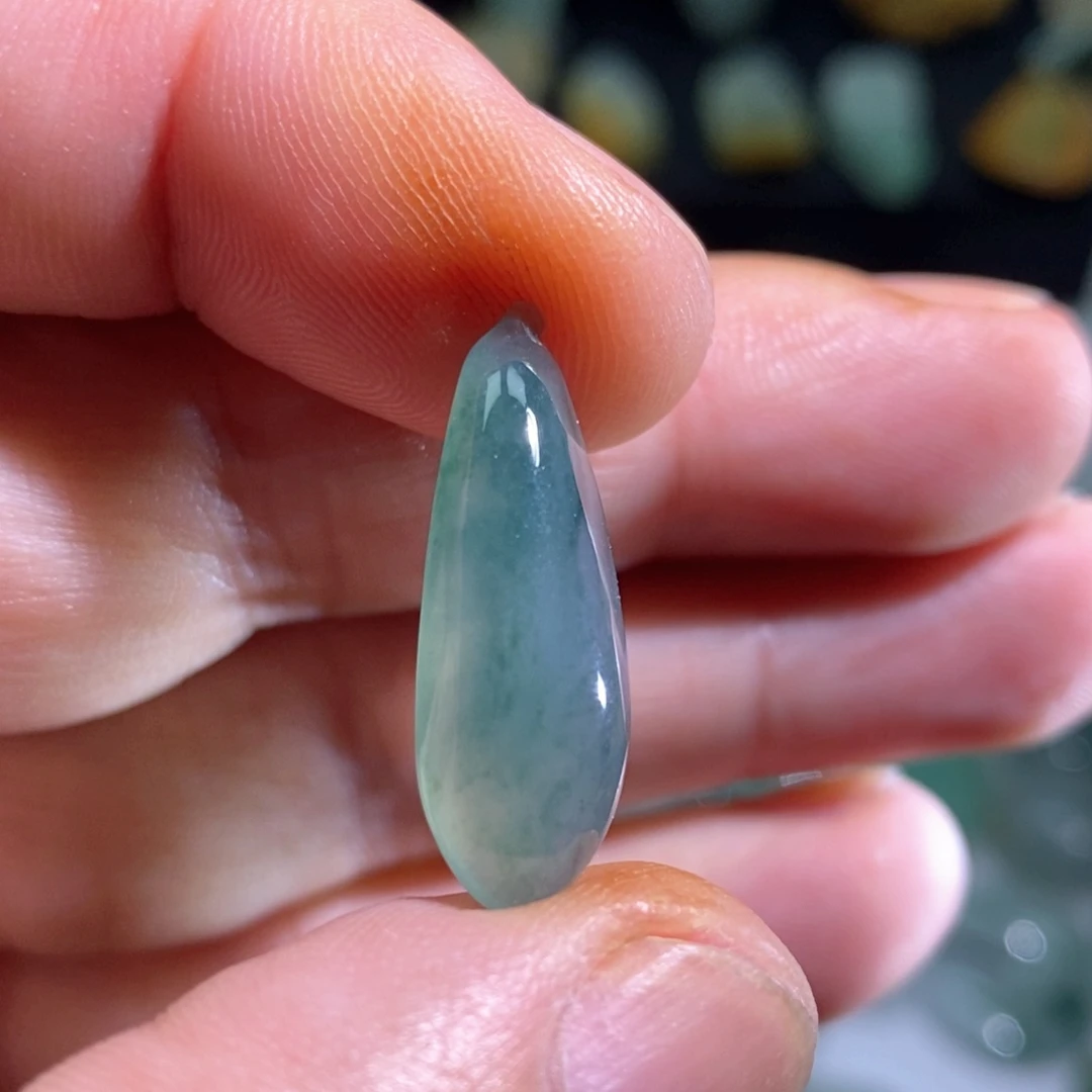未镶嵌定制翡翠配金扣