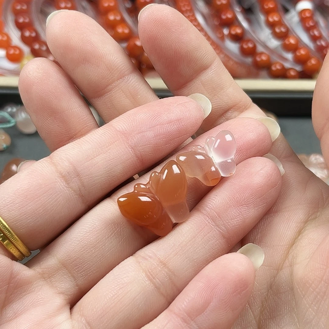 茶***语南红玛瑙未镶嵌珠宝奇石蝴蝶