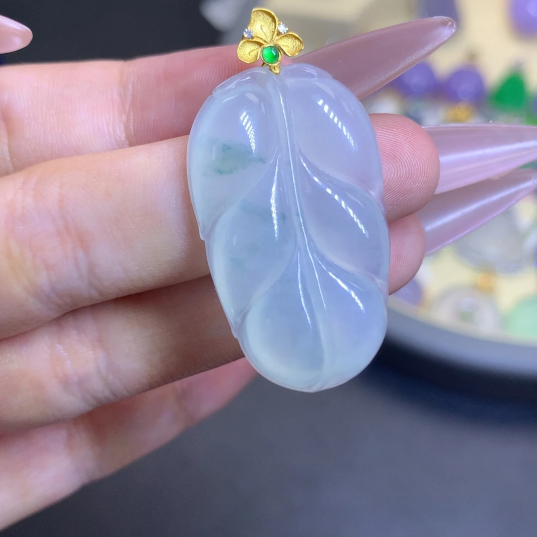 翡翠18K金镶嵌颈饰
