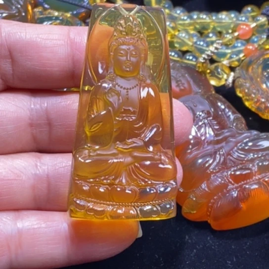 琥珀未镶嵌裸石正装观音